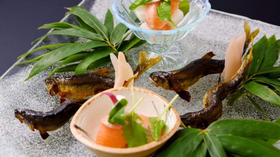 【夏季限定−鮎食べ会席−】滋賀の旬の味に彩りを添える、鮎の“塩焼き”で夏の味覚を堪能。